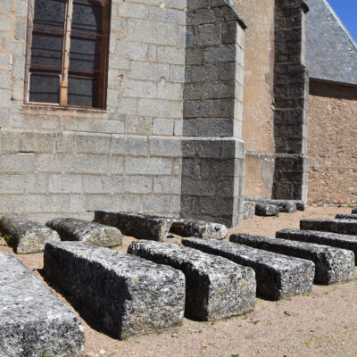 Quarré les Tombes : les sarcophages